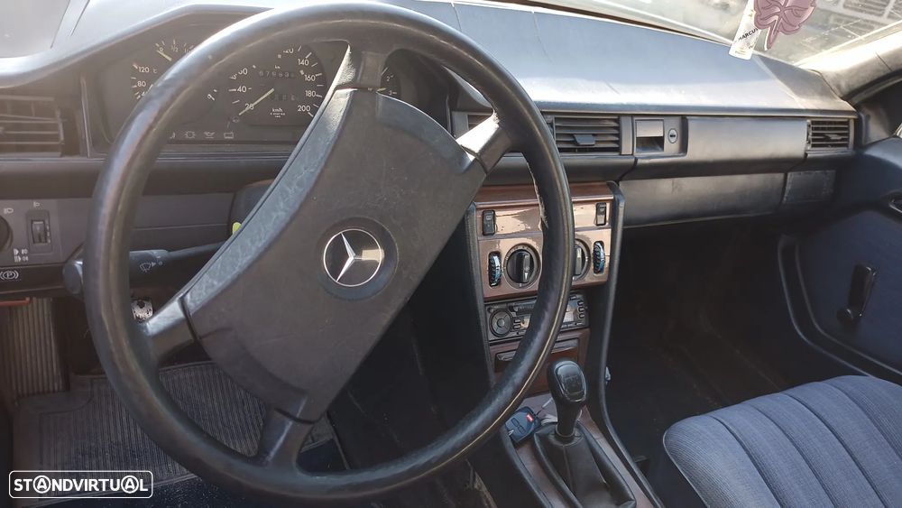 Mercedes-Benz 250 D - 3