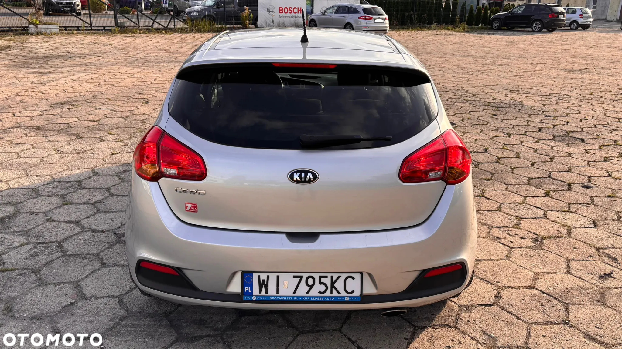 Kia Ceed - 8