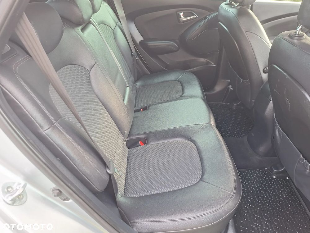 Hyundai ix35 1.7 CRDi 2WD blue Finale Silver - 31