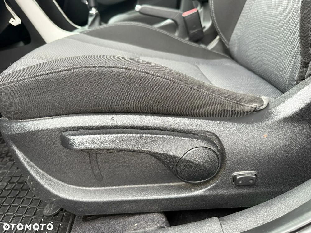 Hyundai i30 1.4 BlueDrive Classic + - 22