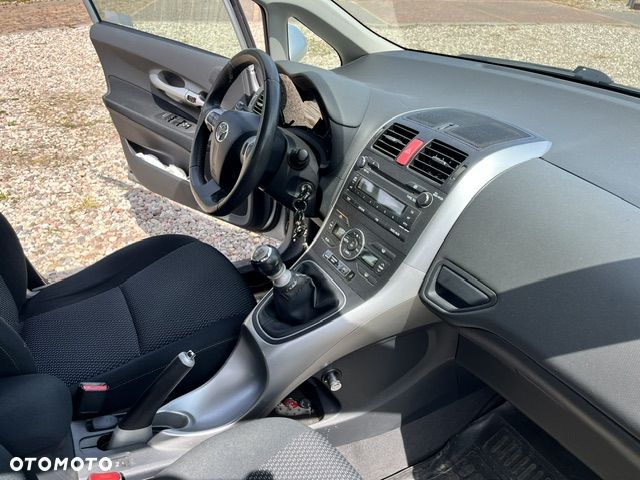 Toyota Auris 1.6 Prestige - 10