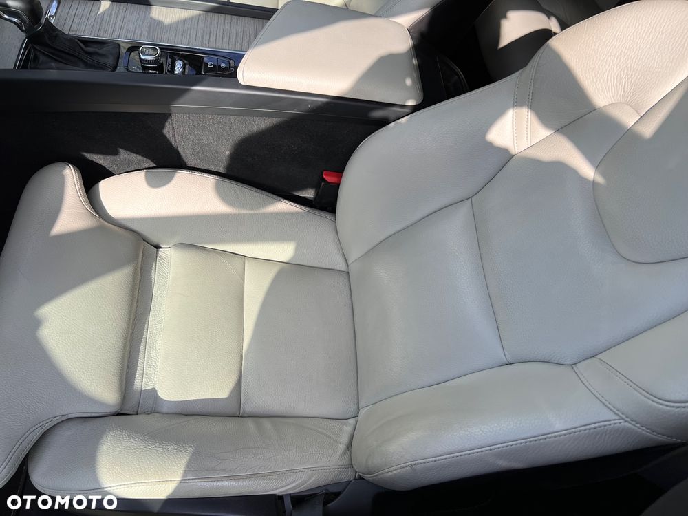 Volvo XC 60 D4 AWD Inscription - 26