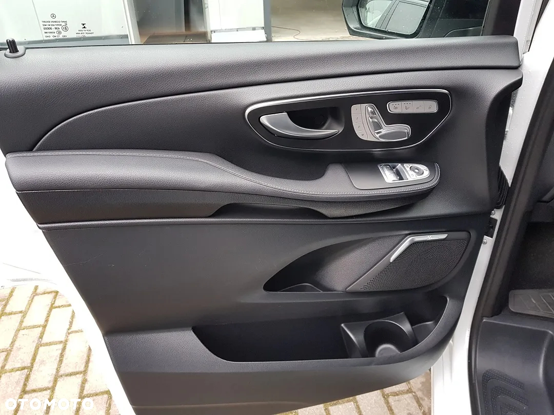 Mercedes-Benz Klasa V 300 d 4-Matic Avantgarde 9G-Tronic (d³ugi) - 17