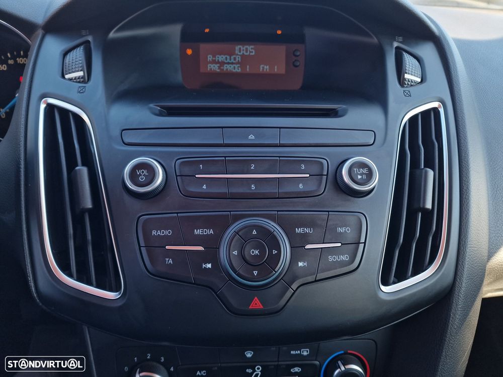 Ford Focus 1.0 SCTi Trend - 24