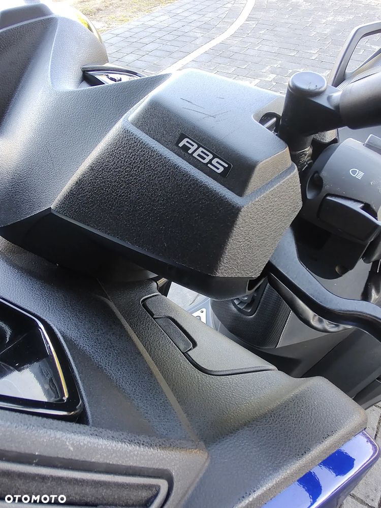 Peugeot Metropolis - 10