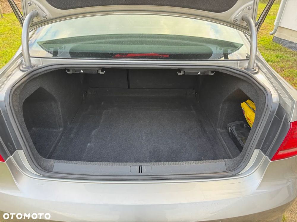 Volkswagen Passat 1.4 TSI Trendline - 26