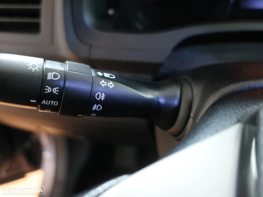 Toyota Avensis SW 2.0 D-4D Exclusive +Pele+GPS - 16