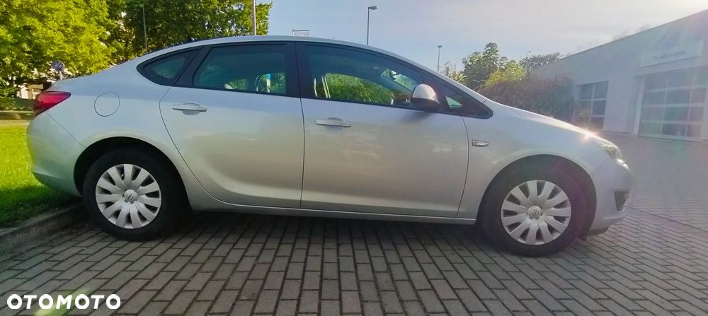 Opel Astra IV 1.6 Cosmo - 2