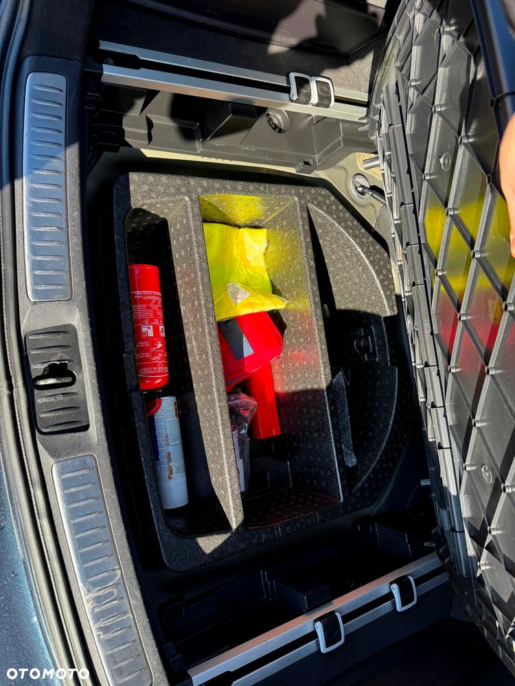 Toyota Avensis Touring Sports 1.6 D-4D Executive - 19