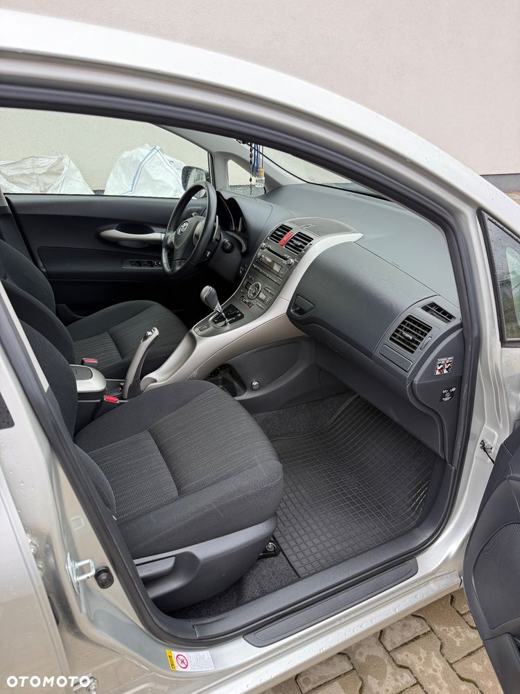 Toyota Auris 1.6 VVT-i Premium MM - 10