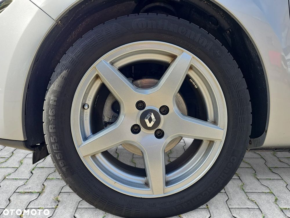 Renault Clio 0.9 TCe Limited - 9