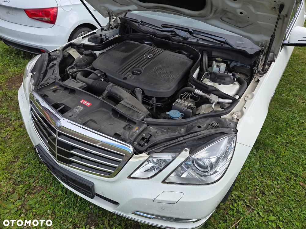 Mercedes-Benz Klasa E 250 CDI DPF 4Matic BlueEFFICIENCY 7G-TRONIC Avantgarde - 15