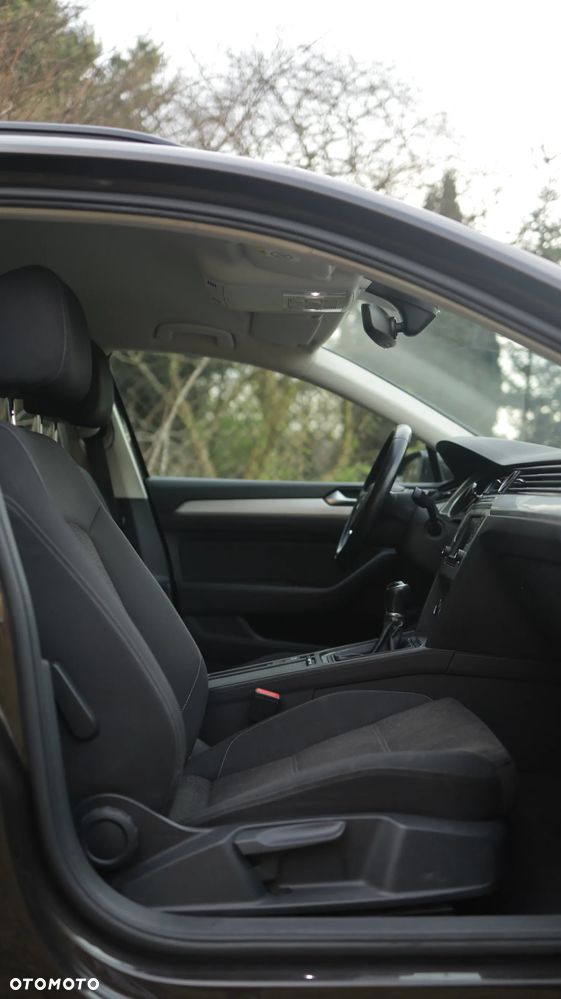 Volkswagen Passat 2.0 TDI BMT Comfortline - 15