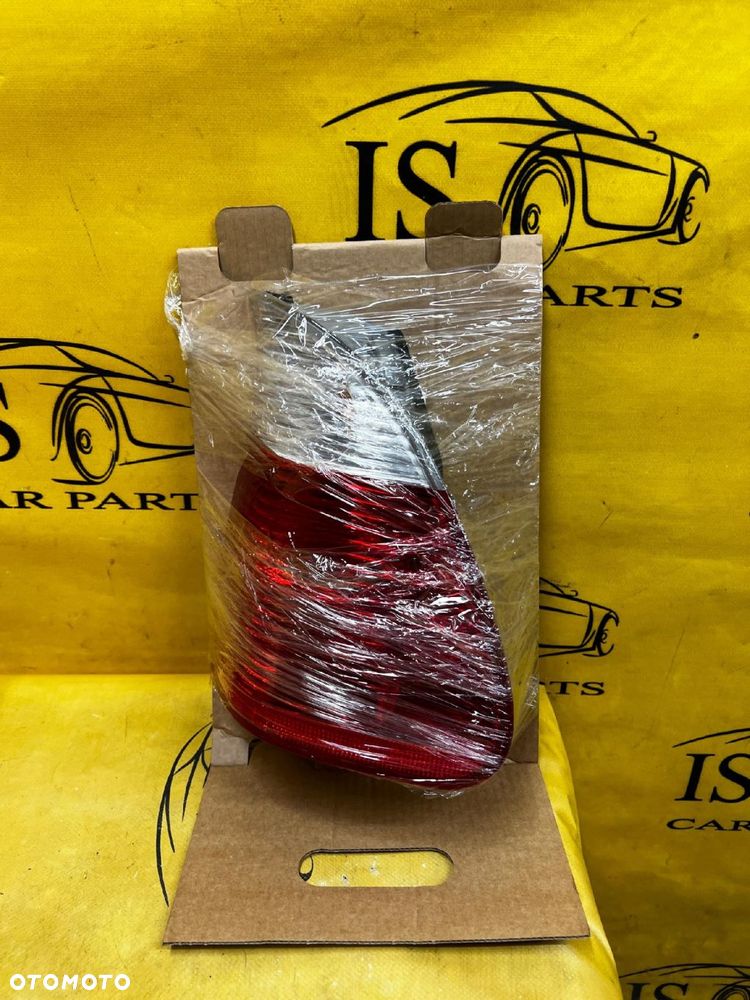LAMPA TYŁ PRAWY PRAWA W BŁOTNIK BIAŁA BMW X5 E53 NOWA OEM - 1