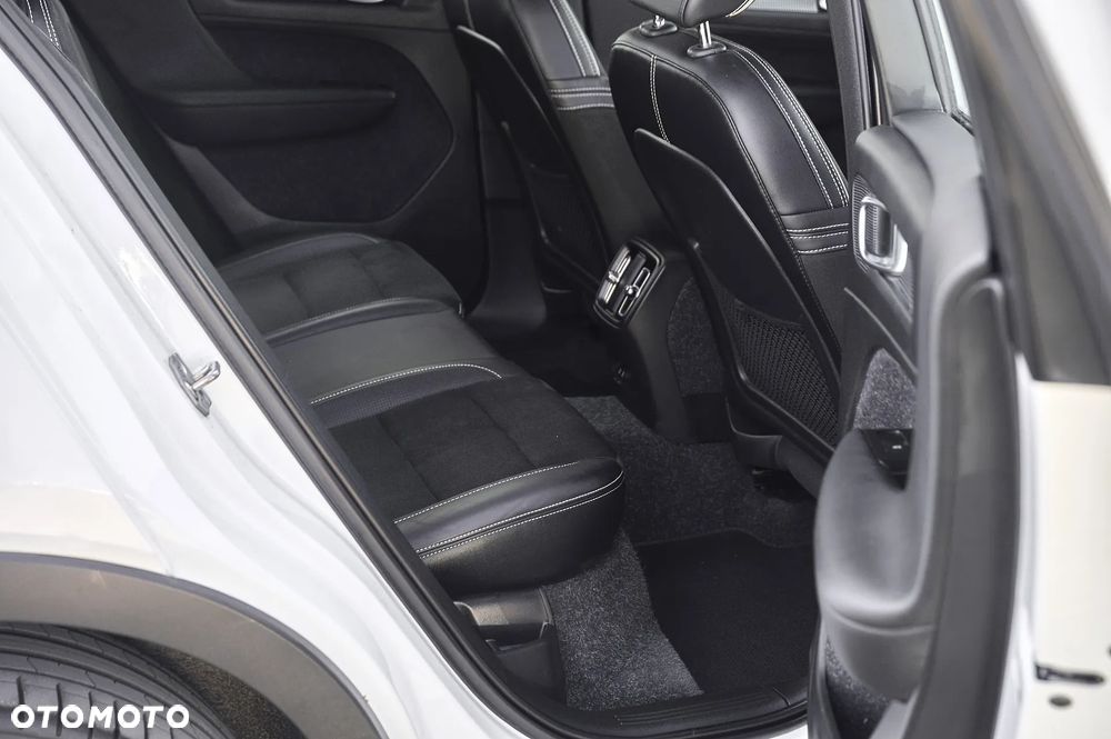 Volvo XC 40 P8 AWD Recharge RDesign - 32