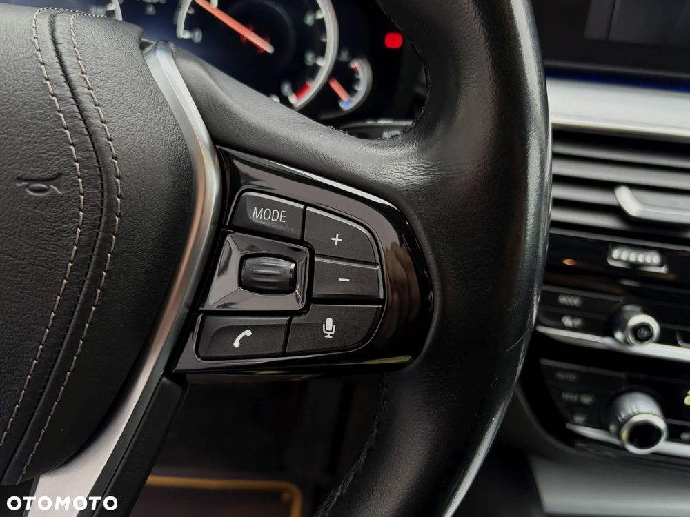 BMW Seria 5 520d - 26