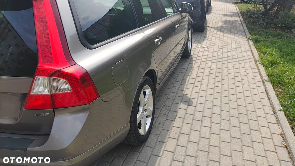Volvo V70 2.0 Momentum - 8
