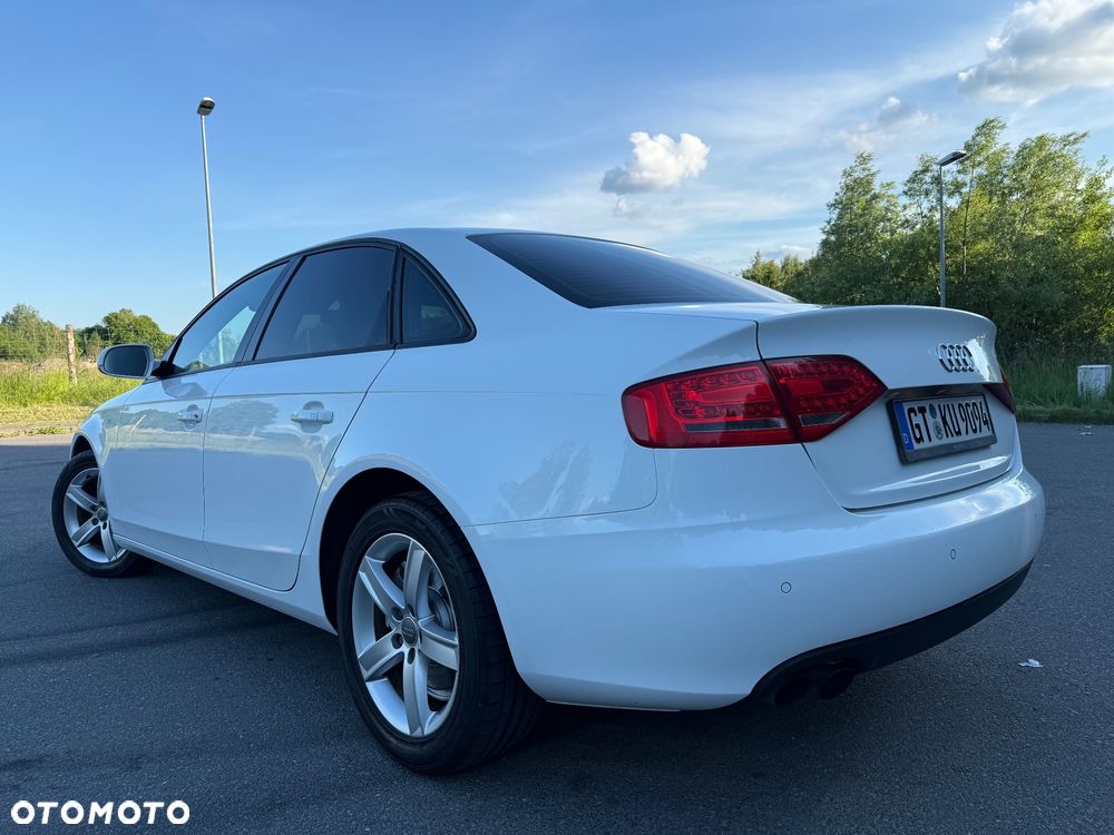 Audi A4 Limousine - 10