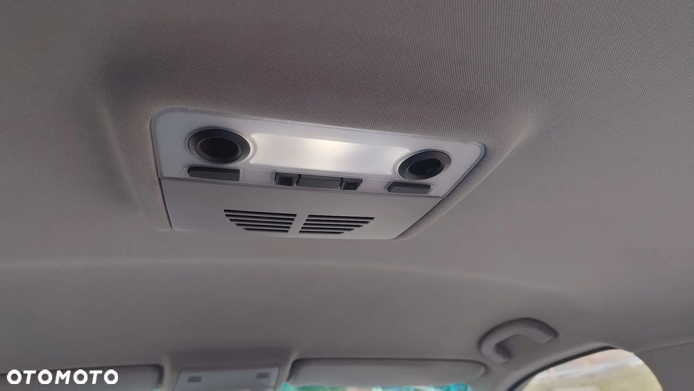 BMW Seria 3 325i - 23