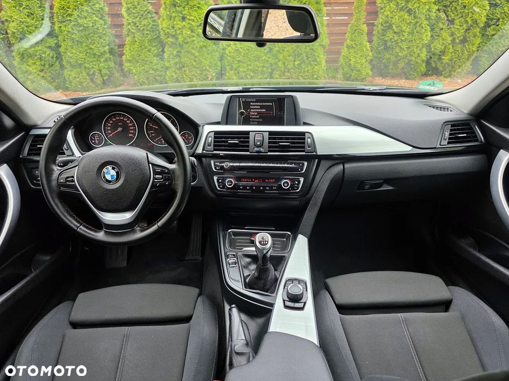 BMW Seria 3 318d DPF Edition Sport - 20