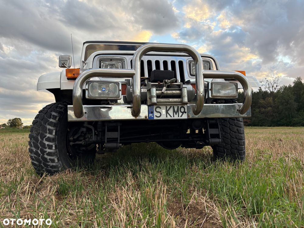 Jeep Wrangler 2.5L - 16