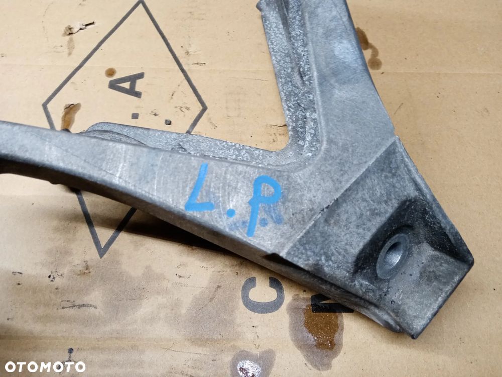 Łapa wspornik silnika BMW M5 G30 F90 4.4 V8 7853647 - 4