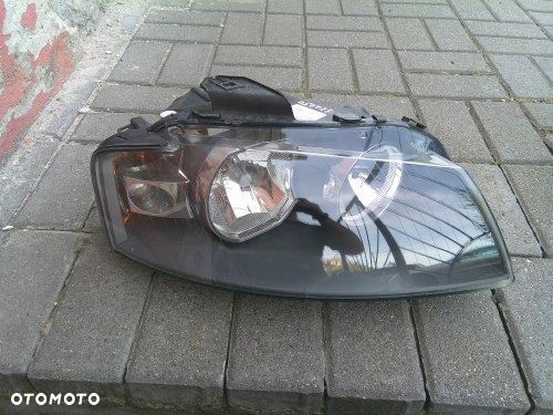 AUDI A3 8P 03-07 PRAWA PRZEDNIA LAMPA ORYGINAŁ 8P0941004K - 1