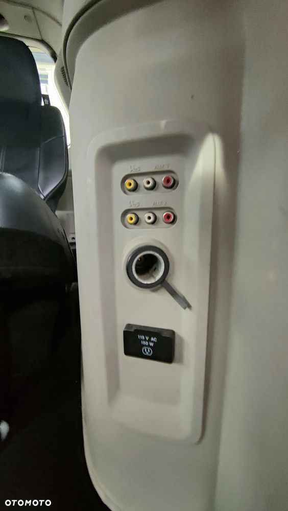 Chrysler Town & Country 3.6 Limited - 14