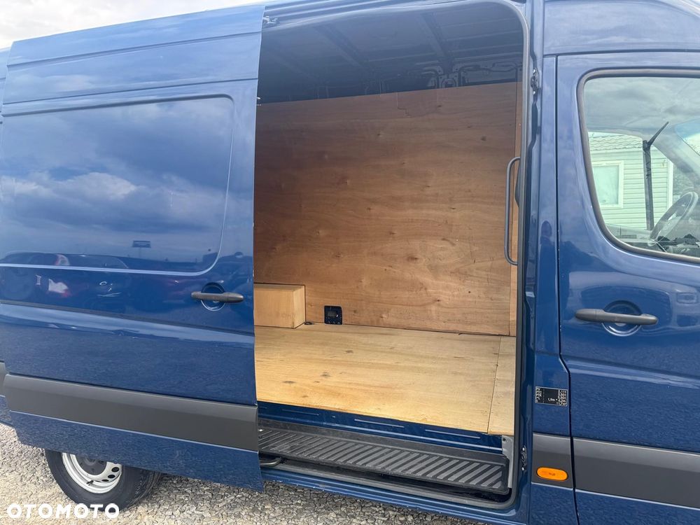 Mercedes-Benz Sprinter - 20