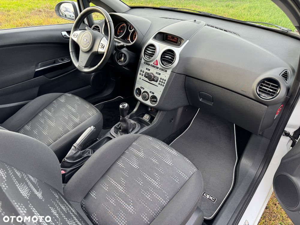 Opel Corsa 1.4 16V Satellite - 14