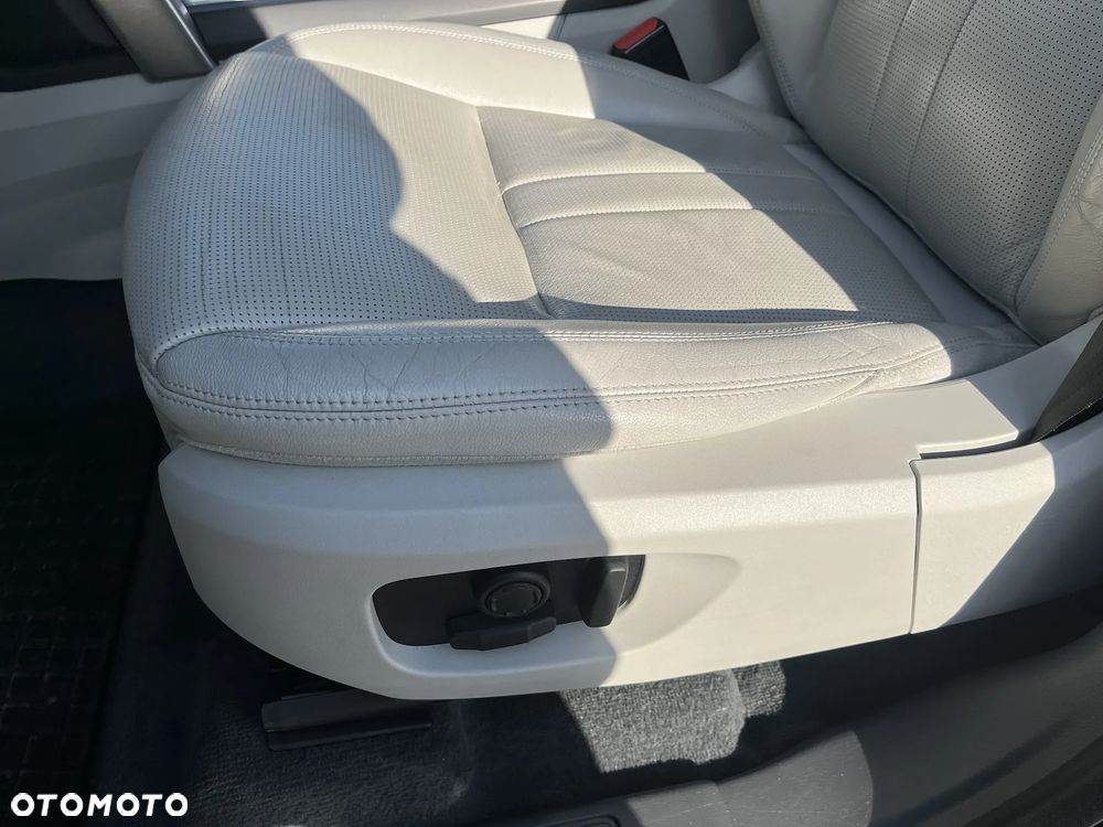 Land Rover Discovery Sport 2.0 Si4 SE - 17