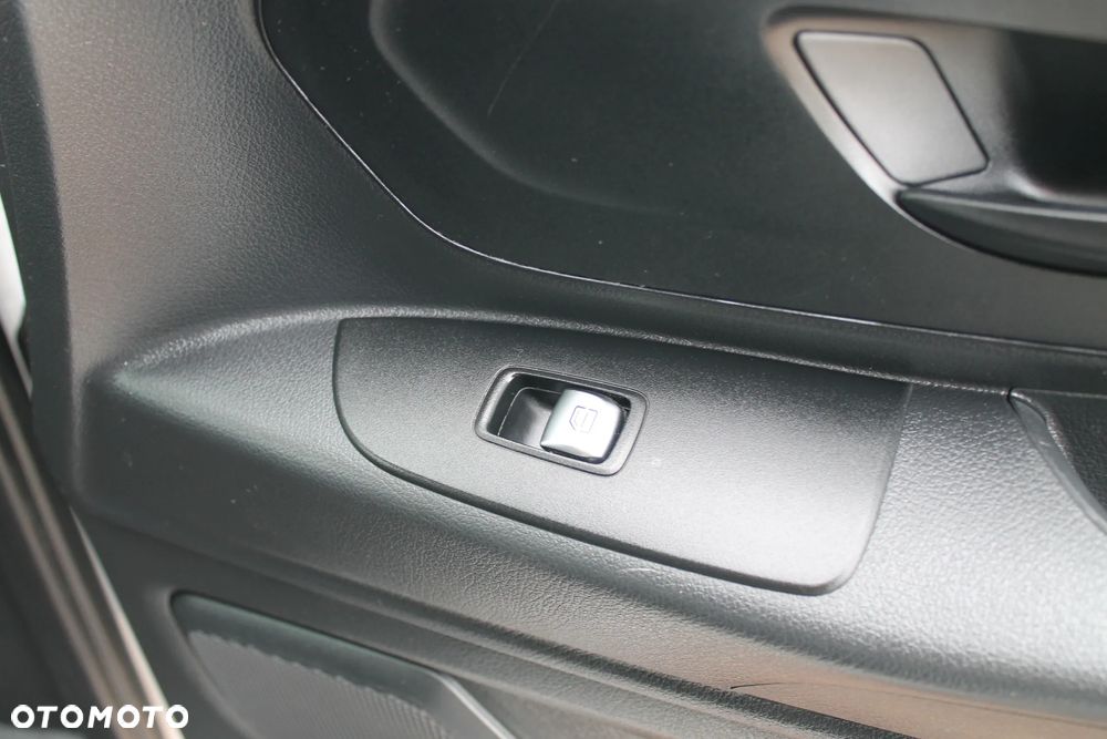 Mercedes-Benz Vito Mixto L2 447.703 - 13