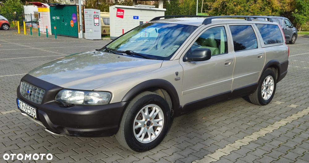 Volvo XC 70 2.5T AWD Momentum - 1