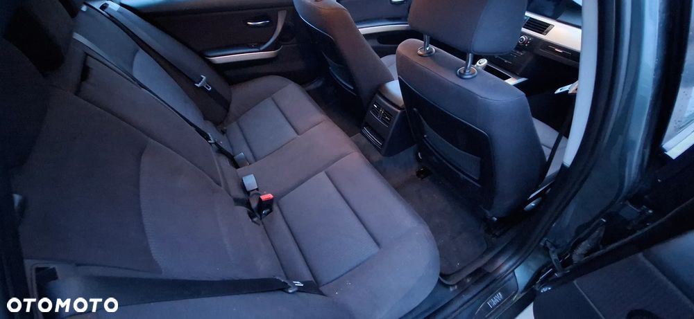 BMW Seria 3 318d Blue Performance - 8