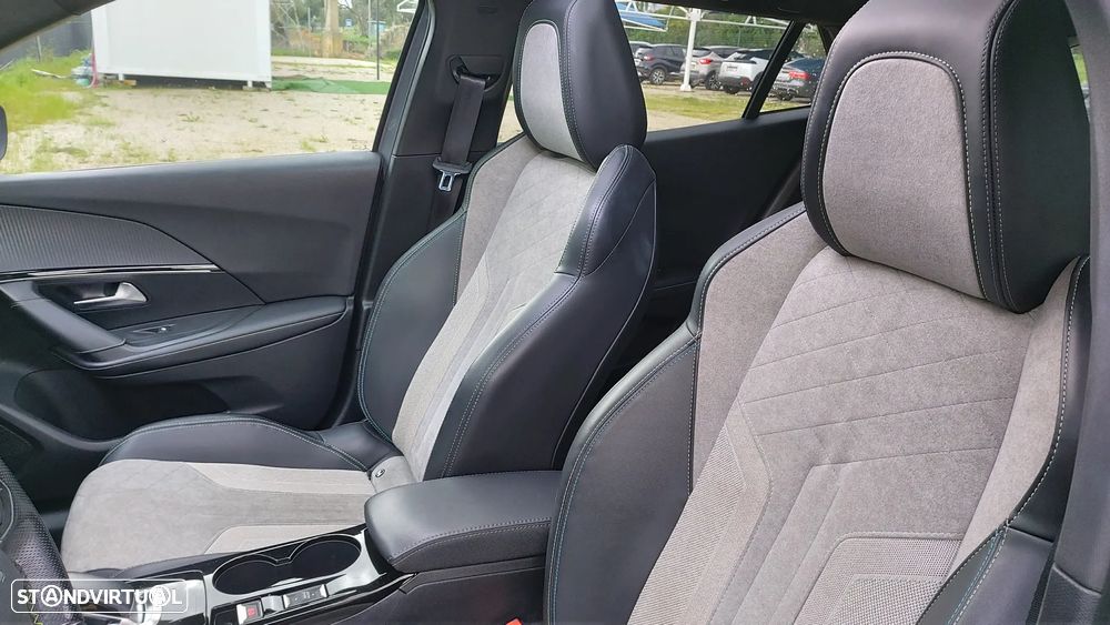 Peugeot e-2008 50 kWh GT Pack - 21