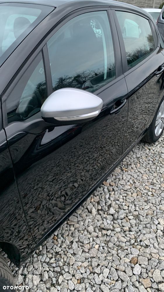 Peugeot 208 - 4