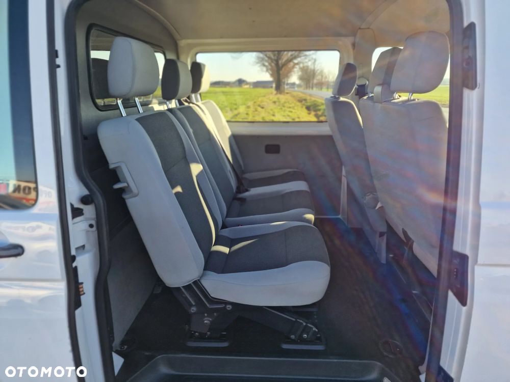 Volkswagen Transporter - 24