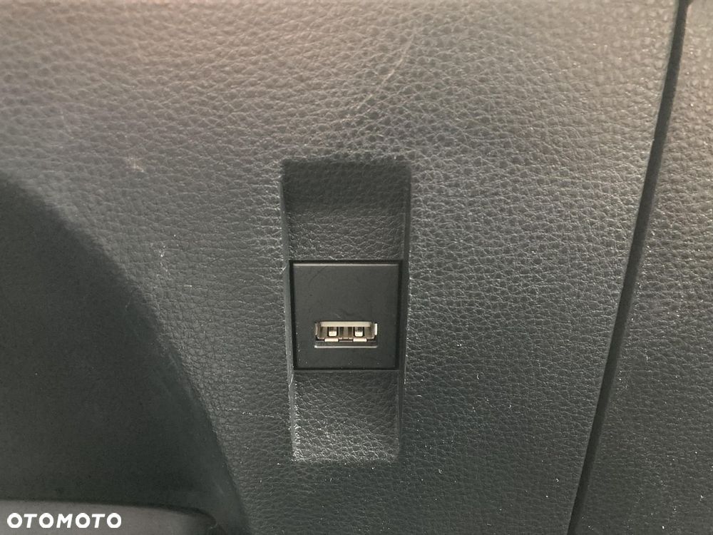 Toyota Corolla 1.6 Comfort - 24