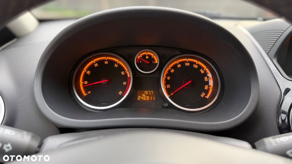 Opel Corsa 1.4 16V Cosmo - 19