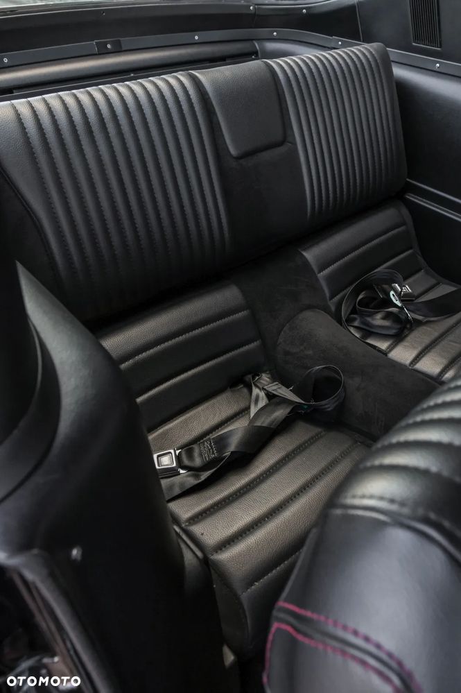 Ford Mustang - 22