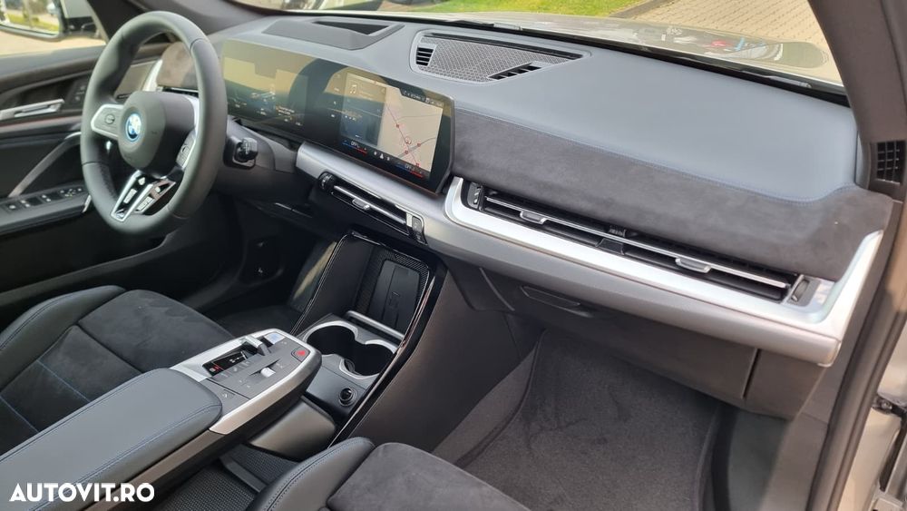 BMW iX1 xDrive30 - 9