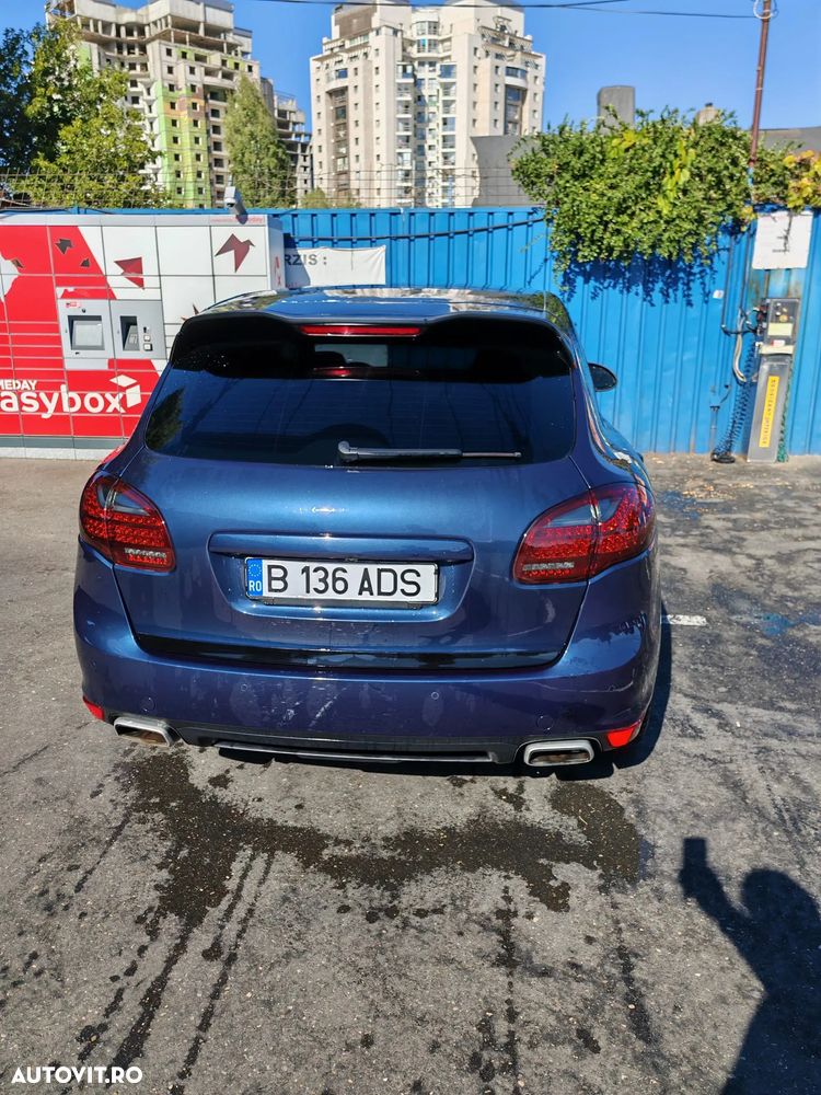 Porsche Cayenne 3.0 L V6 - 5
