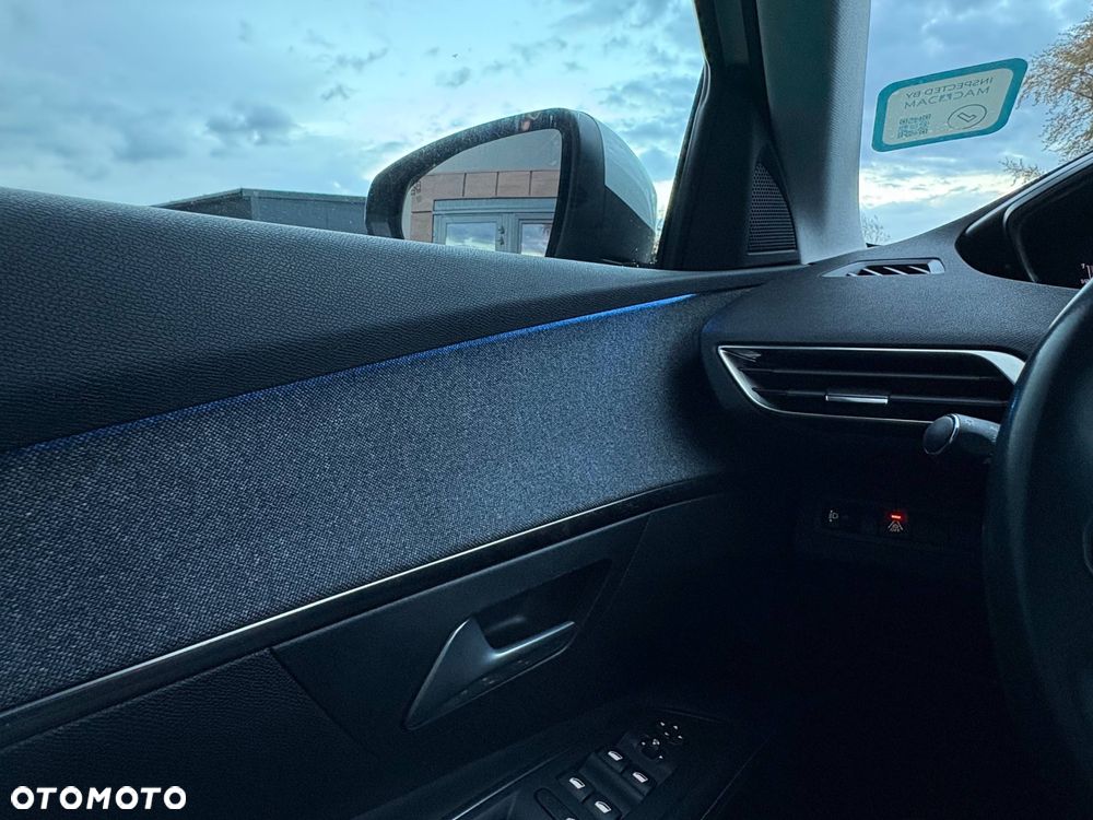 Peugeot 3008 1.2 PureTech Allure S&S EAT8 - 33