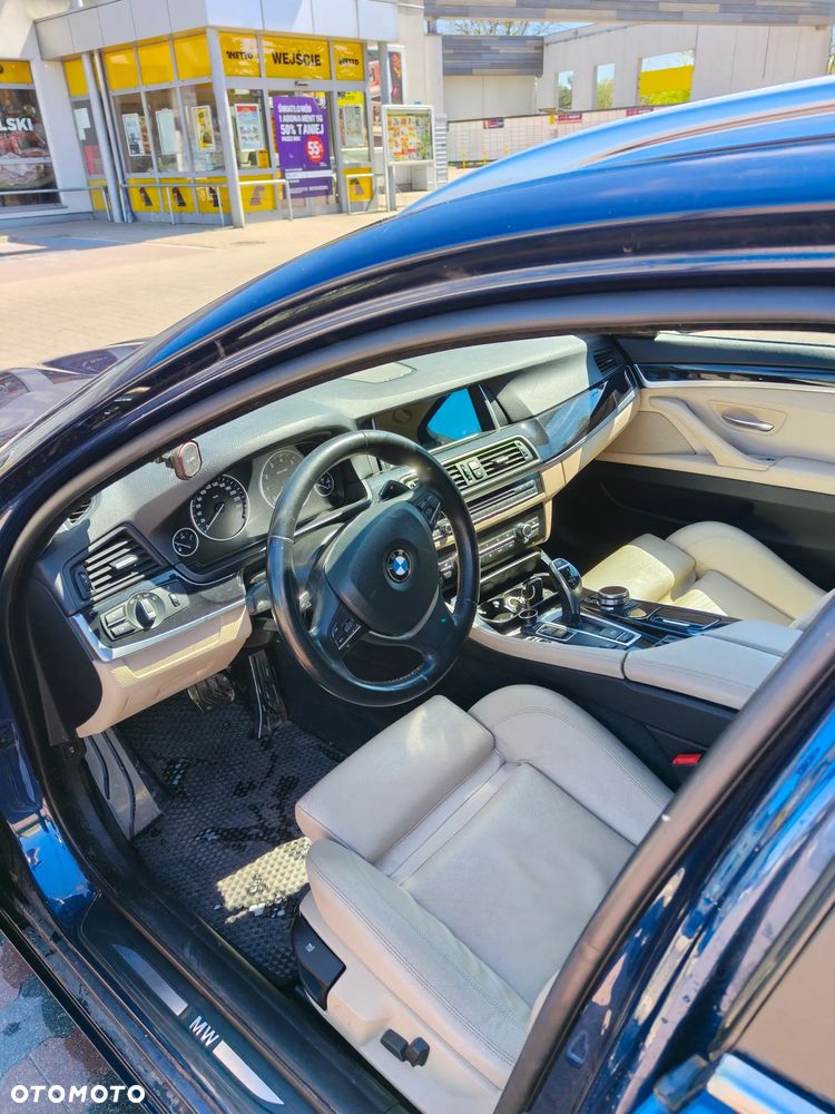 BMW Seria 5 528i Sport-Aut - 11