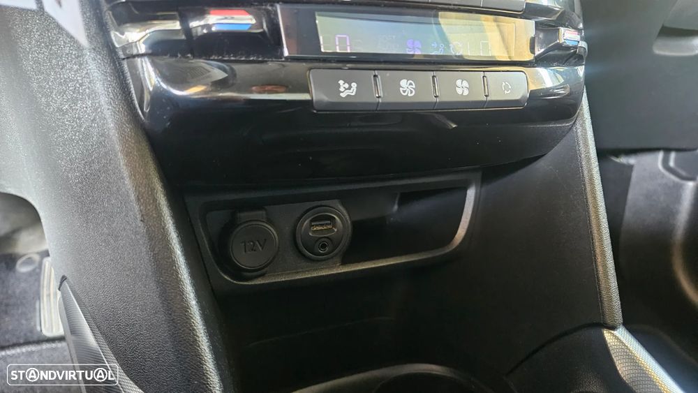 Peugeot 2008 1.2 PureTech Allure - 27