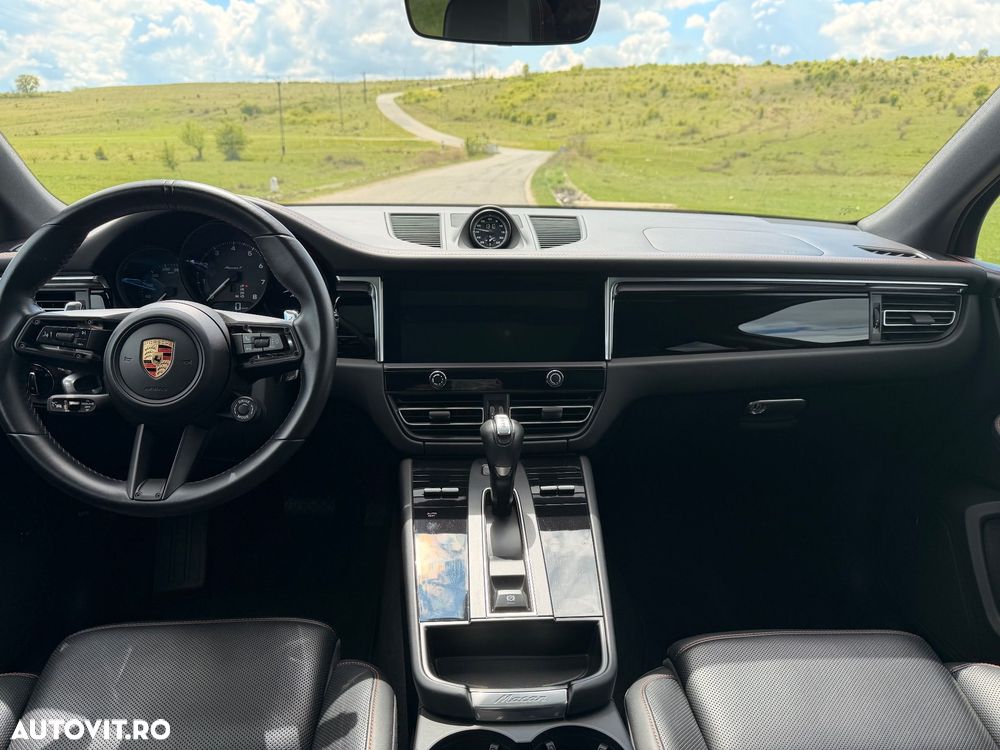 Porsche Macan T - 25