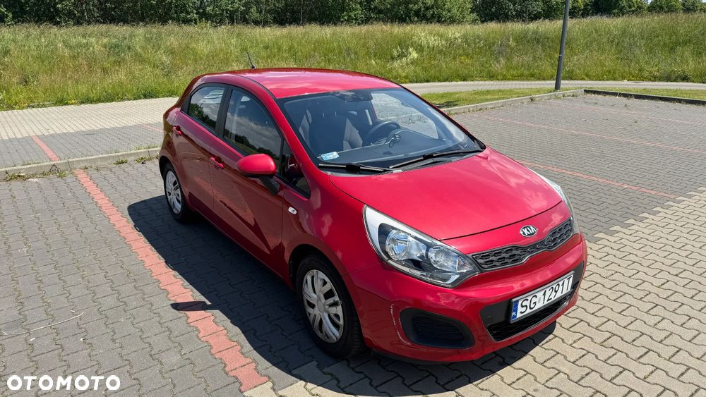 Kia Rio 1.2 L - 5