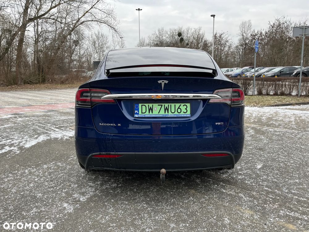 Tesla Model X 75 D - 9