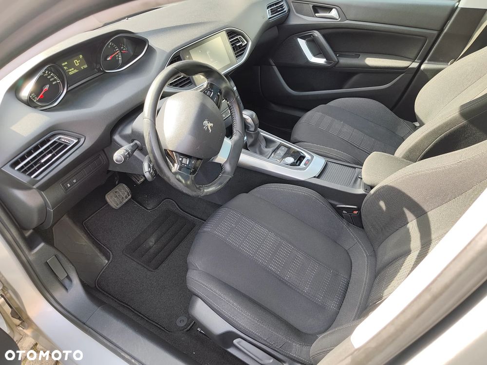 Peugeot 308 BlueHDi 150 Automatik Stop & Start Allure - 11