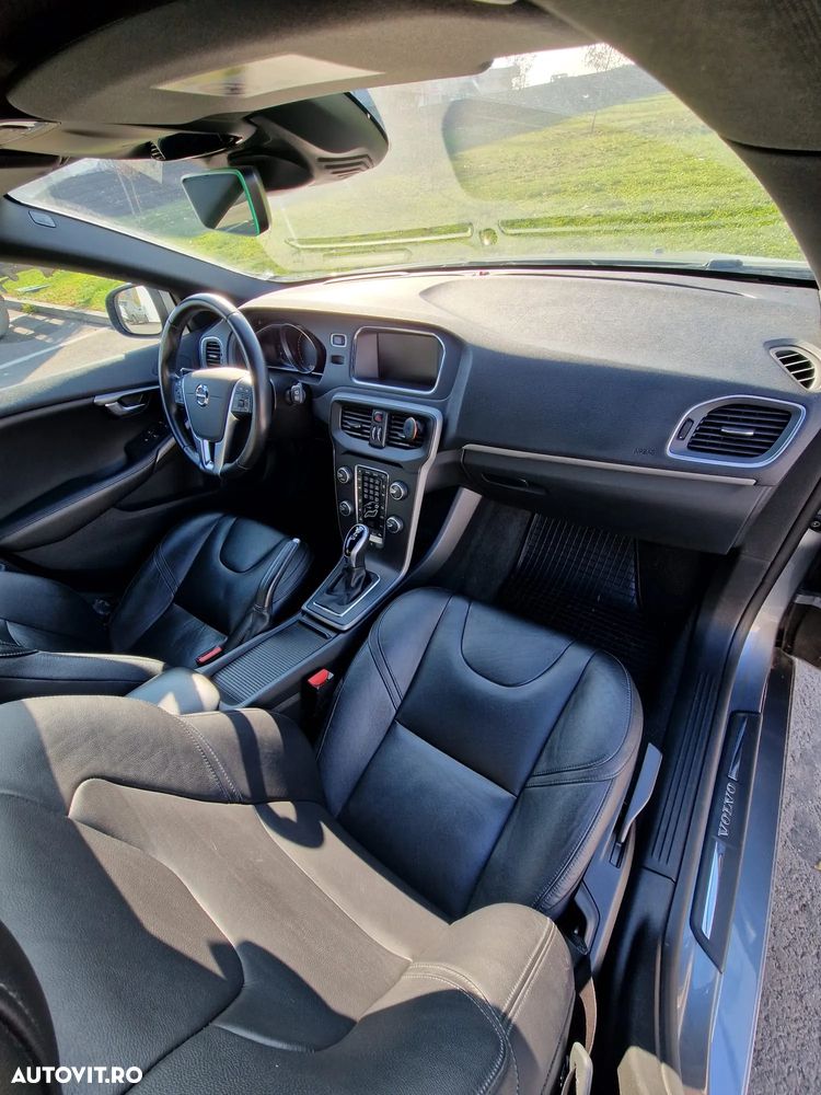 Volvo V40 D2 Aut. Momentum - 9